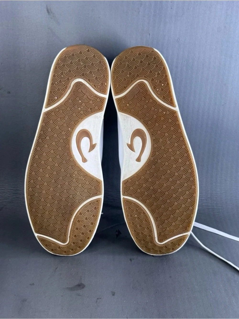OluKai Lae'ahi Li 'Ili full grain leather sneaker shoes men’s size 12